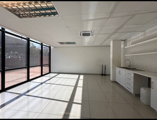 304M² OFFICE TO LET IN SANDTON CENTRAL